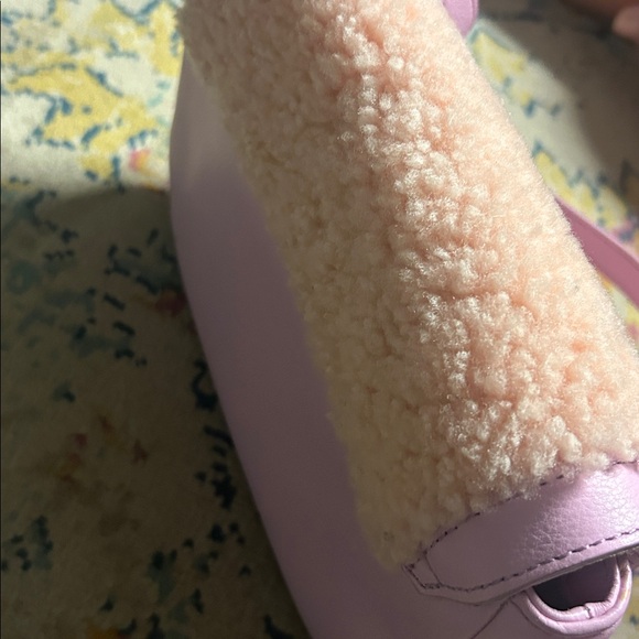 UGG Dalton Crossbody Sheepskin bag Pink - Picture 2 of 3